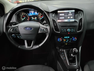 Ford Focus Ford Focus Wagon 1.0 Titanium/Cruise/Clima/Navi/Trekhaak/Nap - afbeelding nr 2