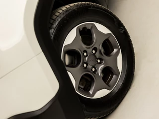 Jeep Renegade Jeep Renegade 1.4 MultiAir Longitude 141Pk Automaat (PANORAMADAK, NAVIGATIE, CRUISE, GETINT GLAS, SPORTSTOELEN, BLUETOOTH, PARKEERSENSOREN, NIEUWE APK, NIEUWSTAAT) - afbeelding nr 17