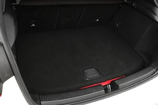 Mercedes-Benz A-Klasse Mercedes-Benz A-klasse 250e AMG Night | Panoramadak | Adaptive cruise |  Carplay | Stoelverwarming | Camera | Leder/Alcantara | Full LED | Sfeerverlichting | Navigatie - afbeelding nr 17