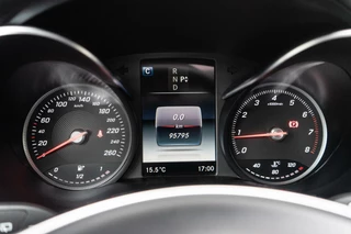 Mercedes-Benz GLC Mercedes GLC-klasse 250 4MATIC AMG Pano / Burmester / Trekhaak - afbeelding nr 12