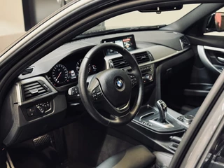 BMW 3 Serie BMW 3 Serie Touring 320i Edition M-Sport | Leder | NaviProf | CarPlay - afbeelding nr 12