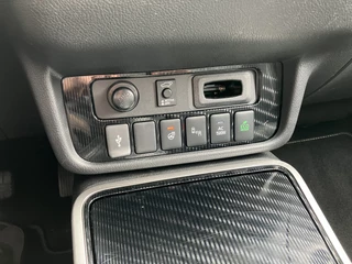 Mitsubishi Outlander Mitsubishi Outlander 2.4 PHEV Instyle 225 pk 4WD AUT. | 1e eigenaar | dealer onderhouden | leder interieur | trekhaak | navigatie - afbeelding nr 34