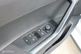 Volkswagen Polo Volkswagen Polo 1.0 TSI R-line / Navi / Carplay / Camera - afbeelding nr 28