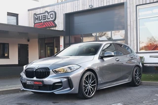 BMW 1 Serie 118i M-Sport, Pano, HUD, Kuipstoelen, HK Muziek, Memory!