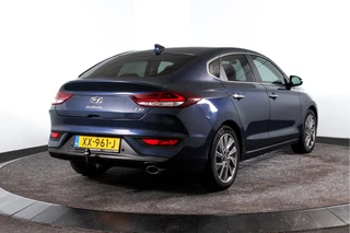 Hyundai i30 | Cruise | Camera | PDC | NAV + App. Connect | ECC | Afn. Trekhaak | LM 17