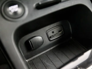 Renault Captur Automaat (NAVIGATIE, CLIMATE, CAMERA, GETINT GLAS, STOELVERWARMING, LEDER, SPORTSTOELEN, PARKEERSENSOREN, CRUISE, NIEUWE APK, NIEUWSTAAT) - afbeelding nr 27