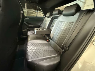 Volkswagen T-Roc Volkswagen T-Roc 1.5 TSI R-Line Edition Aut*Pano*Matrix*Navi - afbeelding nr 13