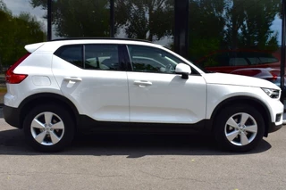 Volvo XC40 Volvo XC40 T2 129pk Aut. Momentum Core | Navigation Tech | Airco | LM velge - afbeelding nr 28