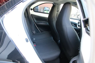 Toyota Aygo Toyota Aygo X Aygo X 1.0 VVT-i Black & White | Apple carplay | Camera achter | - afbeelding nr 21