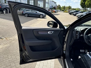Volvo XC40 Volvo XC40 T4 Plug-In Hybrid R-Design | Trekhaak | Keyless Entry | Park. Camera | Stoelverwarming | Voorruitverwarming | - afbeelding nr 11