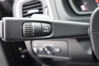Volvo V40 Volvo V40 2.0 T2 Momentum | voll.dealer oh.| navi | stoelverw.| jaarbeurt - afbeelding nr 4