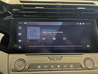 Peugeot 308 Peugeot 308 SW 1.6 PHEV 180pk Active Pack Business Navigatie Carplay PDC VA + Camera 17