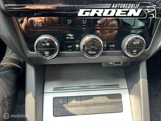 Škoda Octavia Skoda Octavia Combi 1.0 TSI Greentech Sport Business - afbeelding nr 32