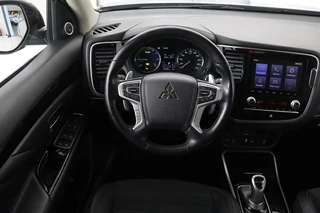 Mitsubishi Outlander Mitsubishi Outlander 2.4 PHEV Intense+ | Schuifdak | Stoelverwarming |  360 camera | Carplay | Navigatie | Full LED | Stuurverwarming | Keyless | Dodehoek detectie - afbeelding nr 3