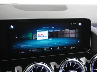 Mercedes-Benz GLA Mercedes-Benz GLA 200 AMG // Camera // Sfeerverlichting // Night Pakket // Augmented Reality // Carplay // 19
