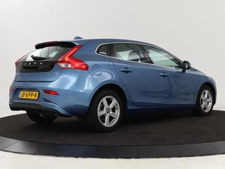 Volvo V40 Volvo V40 2.0 T2 Momentum | Navigatie | Parkeerhulp |  Climate control | Bluetooth | Cruise control - afbeelding nr 22