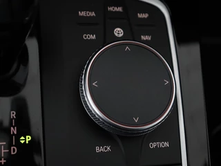 BMW 1 Serie BMW 1-serie 118i M Sport | Trekhaak | Carplay | Navigatie |  Sportstoelen | Half leder | Full LED | Climate control | Parkeerhulp - afbeelding nr 20