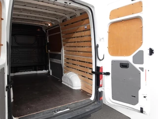 Volkswagen Crafter Volkswagen Crafter 30 2.0 TDI L3H3 177PK Highline Automaat Airco App-connect ACC Camera Trekhaak - afbeelding nr 35
