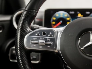 Mercedes-Benz A-Klasse Automaat (APPLE CARPLAY, GROOT NAVI, CAMERA, LEDER/ALCANTARA, DIAMOND GRILL, SPORTSTOELEN, STOELVERWARMING, GETINT GLAS, WIDESCREEN, NIEUWE APK, NIEUWSTAAT) - afbeelding nr 19