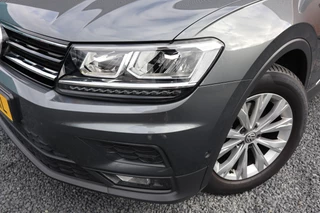 Volkswagen Tiguan Pano / Trekhaak / Massage Stoel / LED / Stoelverwarming / Camera / - afbeelding nr 17