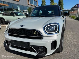 MINI Countryman Countryman 2.0  PHEV  Automaat 224 pk All4 Cooper SE  Business Edition Navigatie ,  Camera Achter , Parkeerhulp , Velgen , lederen bekelding met verwarming , Lage km stand 6.045 km ! - afbeelding nr 11