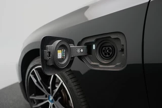 BMW 3 Serie BMW 3-serie Touring 320e High Executive automaat | Laser LED koplampen | M Sport | Panorama dak | lederen bekleding | elektrisch wegklapbare trekhaak - afbeelding nr 68