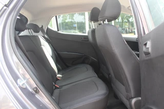 Hyundai i10 Hyundai i10 1.0i Go! 2017 / Navigatie / Apple CarPlay / Bluetooth / Lichtmetalen Velgen / Cruise control / Climate Control - afbeelding nr 12