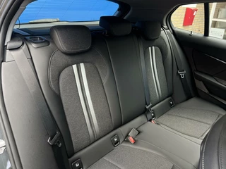 BMW 1 Serie BMW 1-serie 120i Shadow line 178 pk | Stoelverwarming | Carplay | - afbeelding nr 32