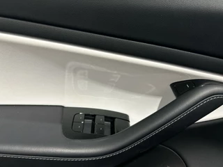 Tesla Model 3 | Wit leer interieur | - afbeelding nr 6