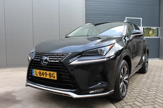 Lexus NX 300h AWD Luxury Edition / Leder / PDC / Adap. Cruise