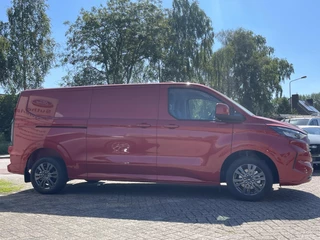 Ford Transit Custom Ford Transit Custom 320 2.0 TDCI L2H1 Limited Nieuw | SCI | 136pk | 17 inch lichtmetalen velgen | Adaptive cruise control | Dodehoeksensoren | Verwarmbaar stuurwiel | Draadloos opladen | Stoel-bank - afbeelding nr 2