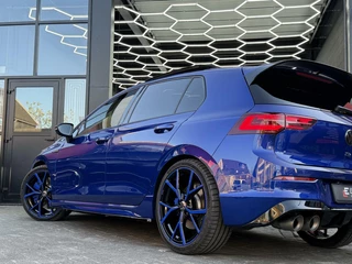 Volkswagen Golf Volkswagen Golf 8 2.0 TSI R 4Motion | PANO | AKRA | STAGE 2 - afbeelding nr 18