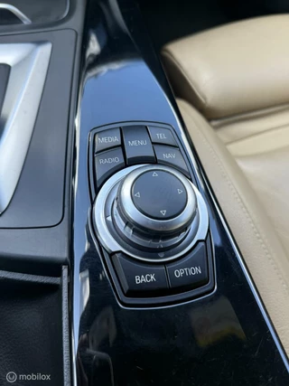 BMW 3 Serie BMW 3-serie 330e Plugin Hybride - afbeelding nr 17