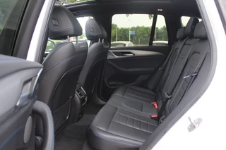 BMW iX3 BMW iX3 High Executive 80 kWh / Panoramadak / 360Camera / Head-up / 20'' / Leder / Harman Kardon / Sfeerverlichting / Dodehoek / DAB / Stoelverwarming / ACC - afbeelding nr 11