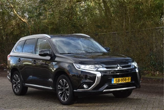 Mitsubishi Outlander | NL-Auto | Camera | Trekhaak | Carplay | Standkachel | Keyless | Stoel- & stuurverwarming | Allweathers | LED / Xenon - afbeelding nr 26