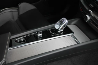 Volvo XC60 Volvo XC60 T6 Recharge AWD Ultimate Dark | Long Range | Panoramadak | Parkeercamera | Stoelverwarming | Pilot Assist | Glossy Black | Keyless - afbeelding nr 36