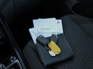 Volkswagen T-Cross Volkswagen T-Cross 1.0 TSI Life | Carplay | Side assist| Full LED - afbeelding nr 38