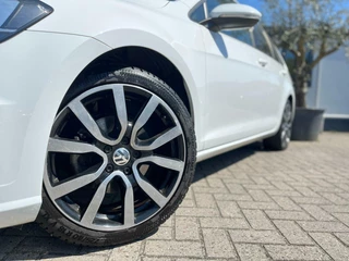 Volkswagen Golf Volkswagen Golf 1.0 TSI Life Alcantara Digital Cockpit LED Navi CarPlay Adaptive Cruise Climate - afbeelding nr 23