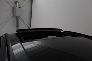 BMW 3 Serie BMW 3-serie 318i M Sport | Panoramadak | Leder |  Stoelverwarming | Camera | Sportstoelen | Navigatie | Climate control | Dodehoek detectie | Park Assist | Full LED - afbeelding nr 15