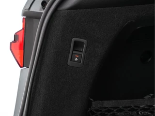 Audi A6 Aut. *PANO | DIGI-COCKPIT | FULL-LED | LEDER-ALCANTARA | ADAPTIVE-CRUISE | HEATED-SPORT-SEATS | MEMORY-PACK | CAMERA | NAVI-FULLMAP  | ECC | SHIFT-PADDLES | KEYLESS | PDC | TOWBAR | 20''ALU * - afbeelding nr 28
