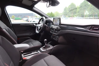 Ford Focus Ford Focus 1.0 EcoBoost ST Line Business 125pk NAVI, Camera, Trekhaak, B&O, Winter pack - afbeelding nr 8