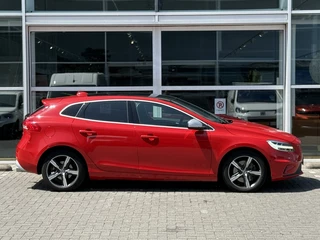 Volvo V40 Volvo V40 T3 153PK AUT6 Polar+ Sport| Panodak| Camera| H&K sound| Trekhaak - afbeelding nr 6