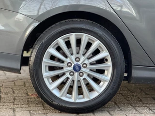 Ford Focus Ford Focus Wagon 1.0 Dealeronderhouden Navi Cruise Distr. VV Vol optie Parkeerhulp+sensor Nieuwe APK - 2e eigenaar - afbeelding nr 36