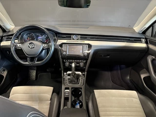 Volkswagen Passat Volkswagen Passat Variant 1.4 TSI ACT Highline Automaat | Panoramadak | Adaptive cruise | Stoelverwarming | PDC V+A | LED - afbeelding nr 8