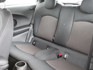 MINI Cooper Mini Cooper 1.5 Business | Navigatie | Airco |  Cruise control | Bluetooth | Lichtmetalen velgen - afbeelding nr 5