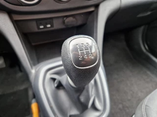 Hyundai i10 Hyundai i10 1.0i i-Motion 5-drs Airco NL-auto - afbeelding nr 16