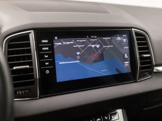 Škoda Karoq Automaat (APPLE CARPLAY, GROOT NAVI, CAMERA, LEDER/ALCANTARA, STOELVERWARMING, SPORTSTOELEN, ADAPTIVE CRUISE, GETINT GLAS, PARKEERSENSOREN, LED KOPLAMPEN, NIEUWE APK, NIEUWSTAAT) - afbeelding nr 24