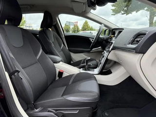 Volvo V40 Volvo V40 2.0 D2 Momentum Business 2e Eigenaar,Navi,Clima,Cruise,PDC,Stoelverwar,Dealer Onderhouden,120pk,6-bak,N.A.P,APK tot 02-2026 - afbeelding nr 9