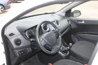 Hyundai i10 Hyundai i10 1.0I PREMIUM CLIMA NAVI STOELVERWARMING TREKHAAK - afbeelding nr 2