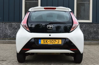 Toyota Aygo Toyota Aygo 1.0 VVT-i x-nav Rijklaarprijs-Garantie Navigatie Airco Cruise Control Camera - afbeelding nr 4